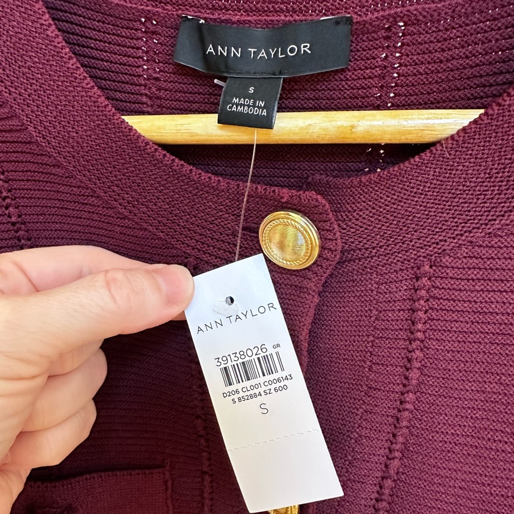 Ann Taylor S NWT Burgundy / Wine sweater top - Picture 2 of 4